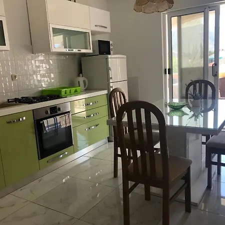 Nina Apartment *